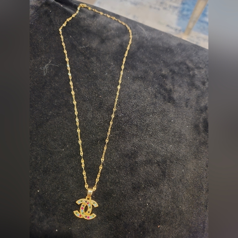 21kgp Dubai Jewelry - Gold Pendant Necklace with Multicolor Accents - Picture 2 of 6